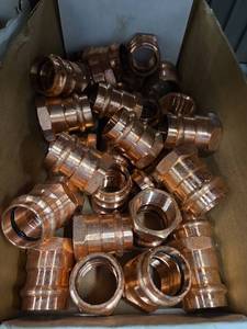 lot 11689 image: 1 Inch Press Fitting FIP Adaptor