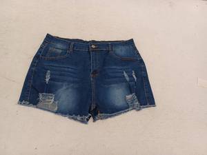 lot 18383 image: Distressed Denim Shorts XXL with Ripped Details