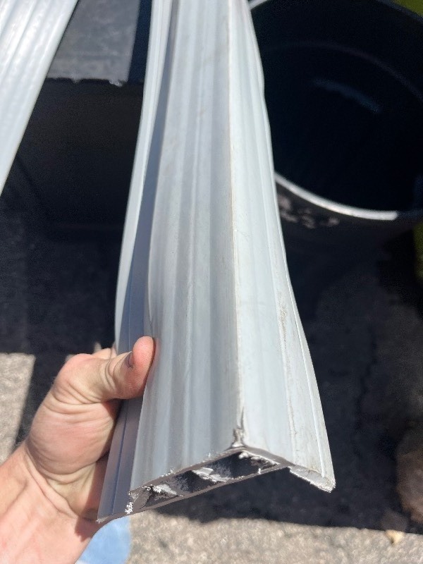 lot 338 image: 4 x 6 Grey Rubber Dock Bumper Edging Easy to Install - Great Protection