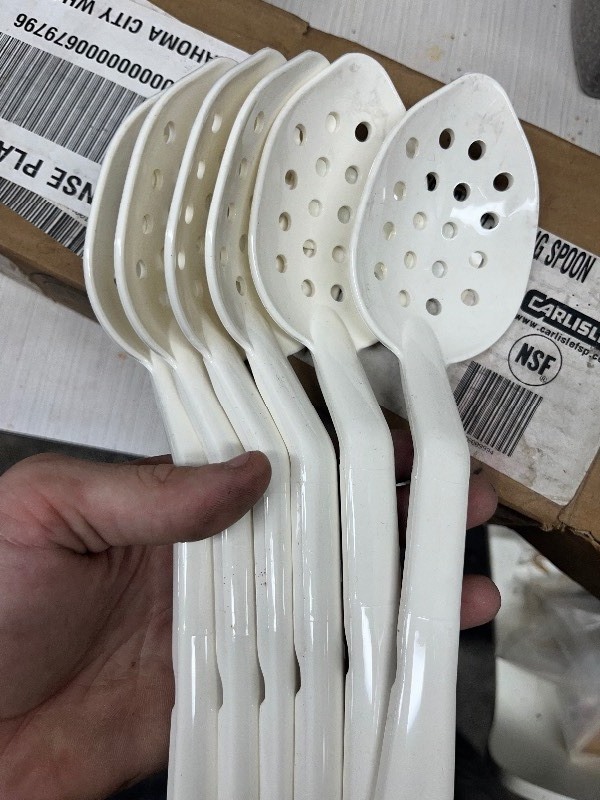 lot 175 image: 2 Boxes Carlisle of 12 Perforated Serving Spoon - Polycarbonate, White