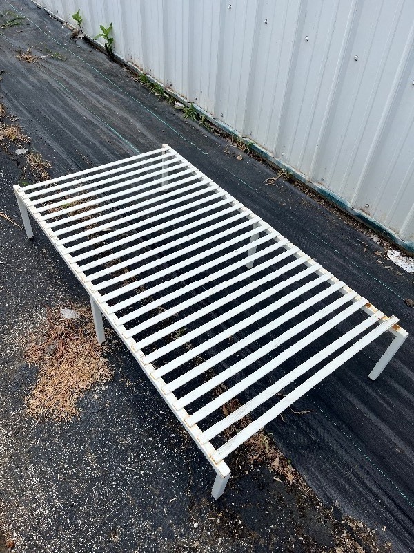 lot 91 image: 4 x 2 x 8 Steel Dunnage Rack