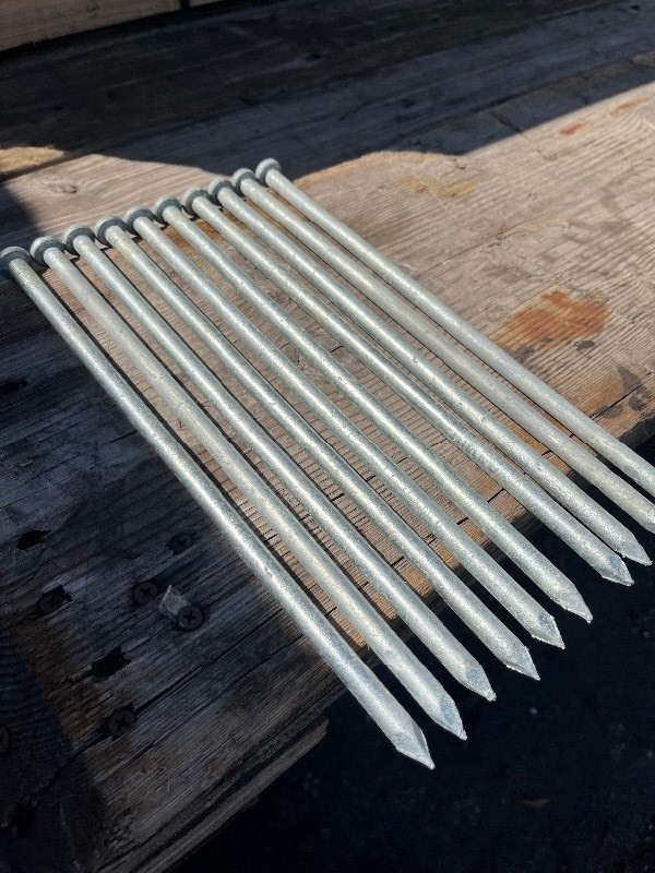 lot 131 image: Bundle of Ten 12 Hot Dipped Galvanized Ground Spike