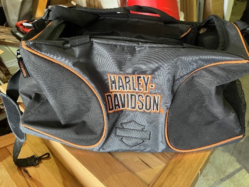 lot 52 image: Harley Davidson Duffle Bag - Quality Merchandise - Zippers Work etc