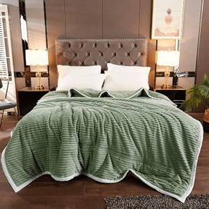 lot 12304 image: Sherpa Fleece Blanket 150x200cm, Thick Fluffy Throw & Blanket, Green