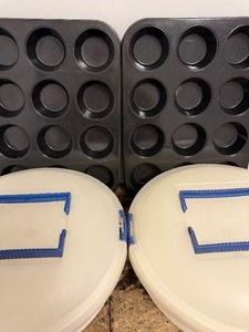 lot 205 image: Baking Tins and MuffinCupcakeEgg Holders