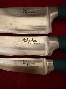 lot 206 image: Ayesha Curry Teal Knives, Like New