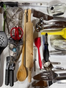 lot 217 image: Misc Kitchen Utensils