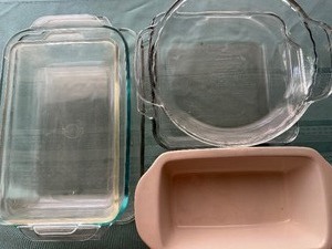 lot 193 image: Baking Dishes (6), All Shapes and Sizes