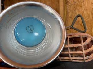 lot 231 image: Lights and a Power Strip