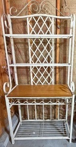 lot 256 image: Metal Plant or Bakers Rack
