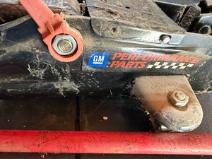 lot 259 image: GM Performance Parts Jack
