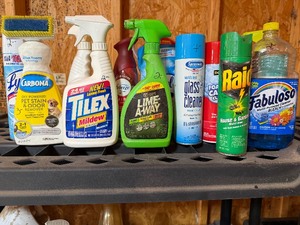 lot 264 image: Shelf of Garage and Household Cleaners