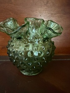 lot 405 image: Vintage Fenton Hobnail Colonial Green Vase