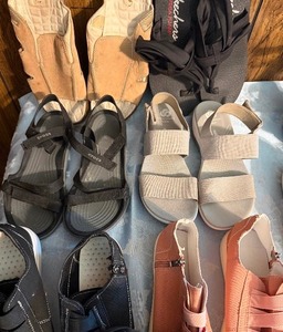 lot 420 image: Ladies Shoes, Sizes 89, Please See Pictures for Variety