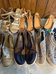 lot 421 image: Shoes, Sizes 89, Please See Pictures for Variety