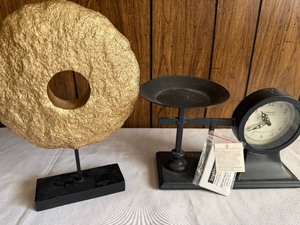 lot 431 image: Home Decor - MCM Sculpture and Clock