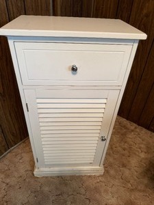 lot 114 image: White Cabinet, Approx 18 x 11 x 35, Has Damage, Please See Pictures
