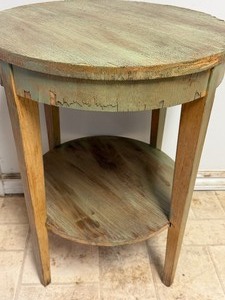 lot 433 image: Wood Accent Table 19 x 26