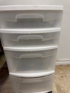 lot 434 image: Sterilite Storage Drawers on Wheels