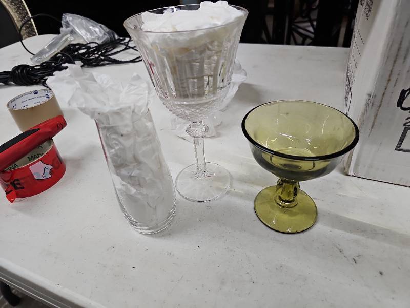 lot 62342 image: Box of Miscellaneous Style Glasswear