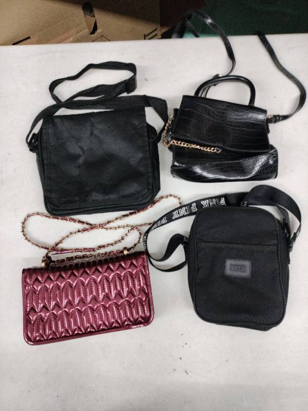lot 62413 image: Set of 4 PursesHandbags