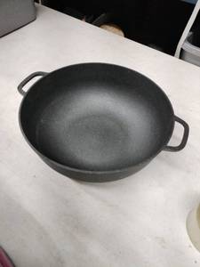 lot 63513 image: Imusa Saute Pan