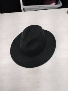 lot 63517 image: Black felt fedora hat - 57Cm