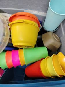 lot 63530 image: Miscellaneous Kitchen Home Items