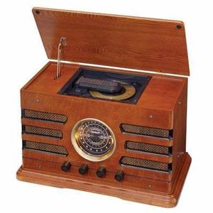 lot 63542 image: Crosley CR19CD Metro Radio