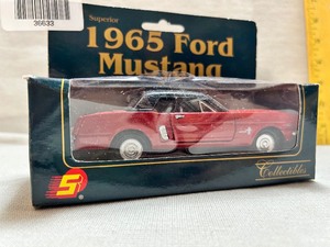 lot 36633 image: Superior 1965 Ford Mustang - Die Cast Car.