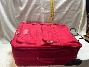 lot 36683 image: Red Suitcase Set