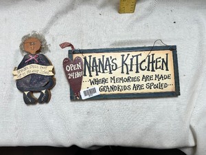 lot 36727 image: Nanas Kitchen Signs Decor