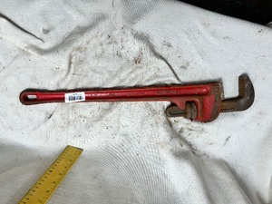 lot 36770 image: Heavy Duty Red Pipe Wrench.
