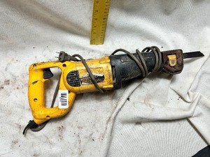 lot 36772 image: Dewalt Corded Electric Heavy Duty Reciprocating Saw.