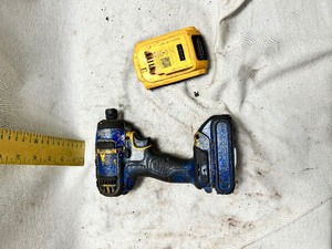 lot 36777 image: Dewalt Cordless 14 Impact With 2 Batteries.