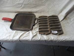 lot 37095 image: Cast Iron Pans