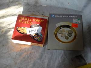 lot 37132 image: New Brass Coin Caddy & Leaf Snack Plate