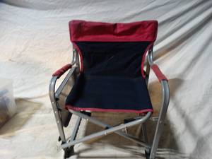lot 37143 image: Lawn Chair w Table