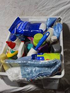 lot 37065 image: Lot of Misc. Cleaning Supplies