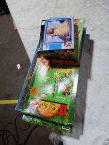 lot 37067 image: Lot of Misc. Puzzles