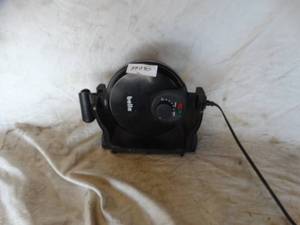 lot 37090 image: Bella Waffle Maker