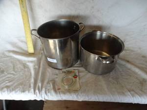 lot 37093 image: Large Metal Pots & Boiling Over Warning