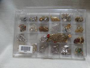 lot 36991 image: Lot of Misc. Costume Jewelry
