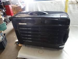 lot 37005 image: iFLY Black Suitcase