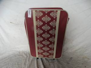 lot 37014 image: Vintage Red Suitcase w Matching Bag