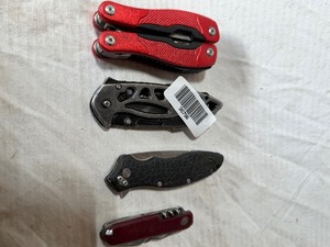 lot 36796 image: Lot of Misc. Multi-Pocket Tools
