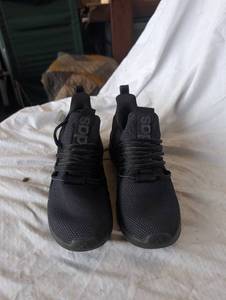 lot 36944 image: Adidas Kids (4.5)