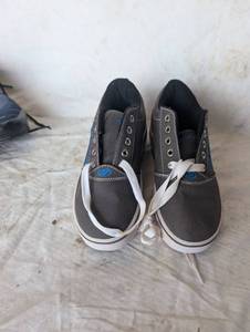 lot 36946 image: Grey & Blue Heeleys Kids (4)