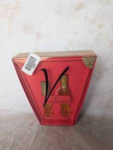 lot 36958 image: New in The Package Vanderbilt The Vibrant Scent Perfume