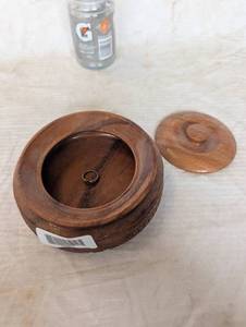 lot 36970 image: Small Vintage Wooden Jewelry Box w Ring